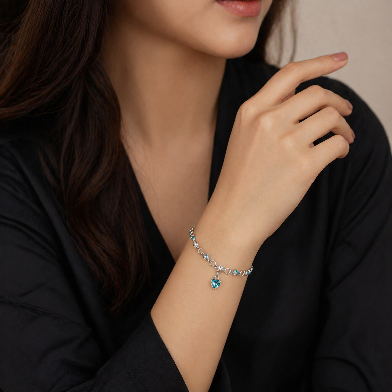 Silver-Plated Blue Crystal Heart Link Chain Bracelet for Women