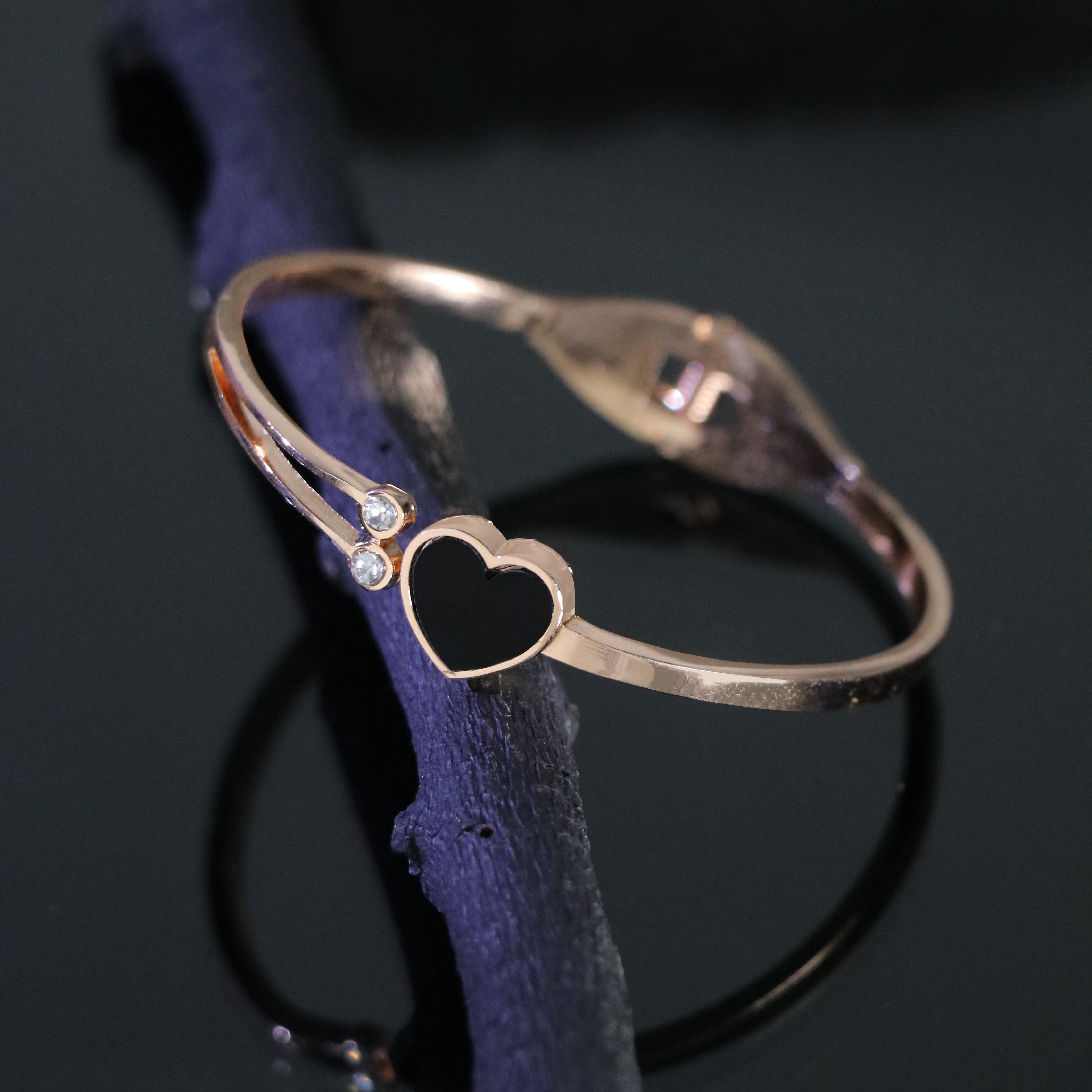 Rose Gold Adjustable Love Black Heart Bracelet for Women