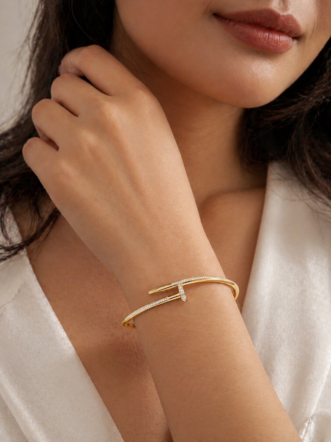Gold-Plated Nail Cuff Zirconia Clasp Bracelet for Women